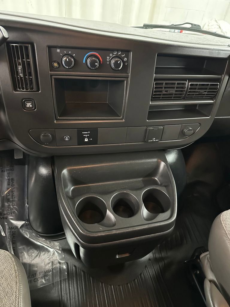 Used 2020 Chevrolet Express 2500 image 15