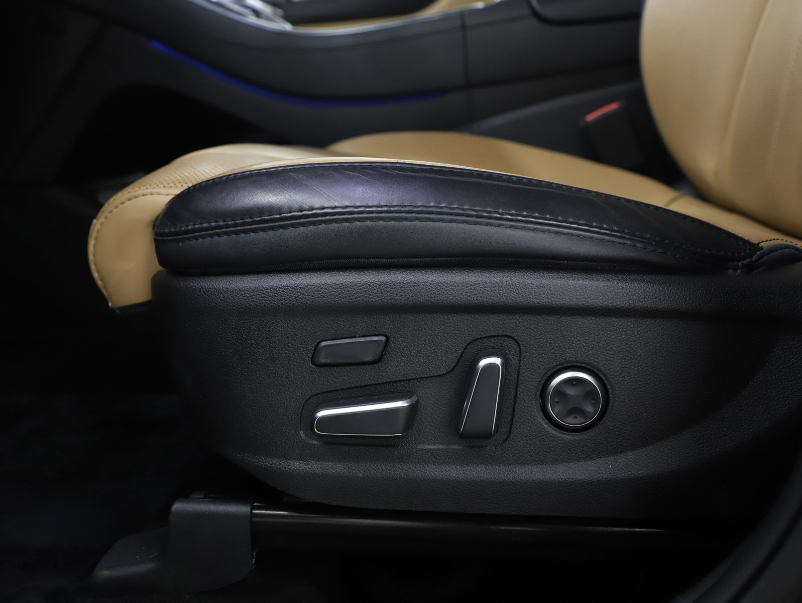 Used 2023 Hyundai Santa Fe Calligraphy w/ Cargo Package image 23