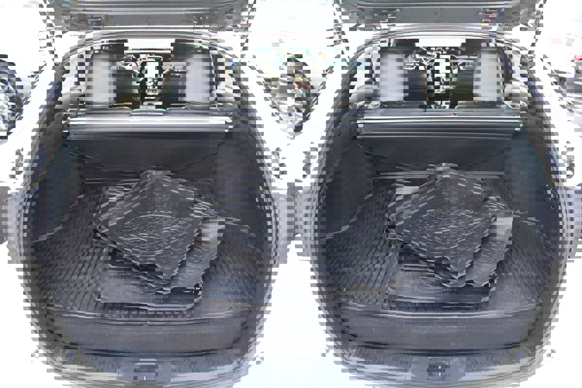 Used 2017 Toyota Prius Prime Premium image 30