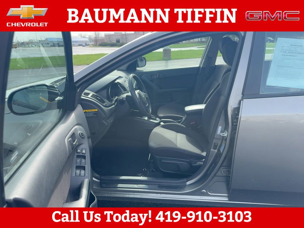 Used 2012 Kia Forte EX image 16