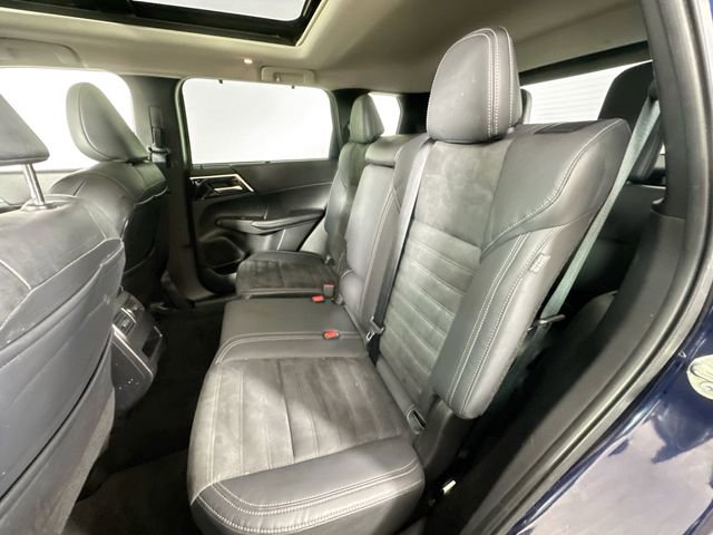 Used 2022 Mitsubishi Outlander SE image 26