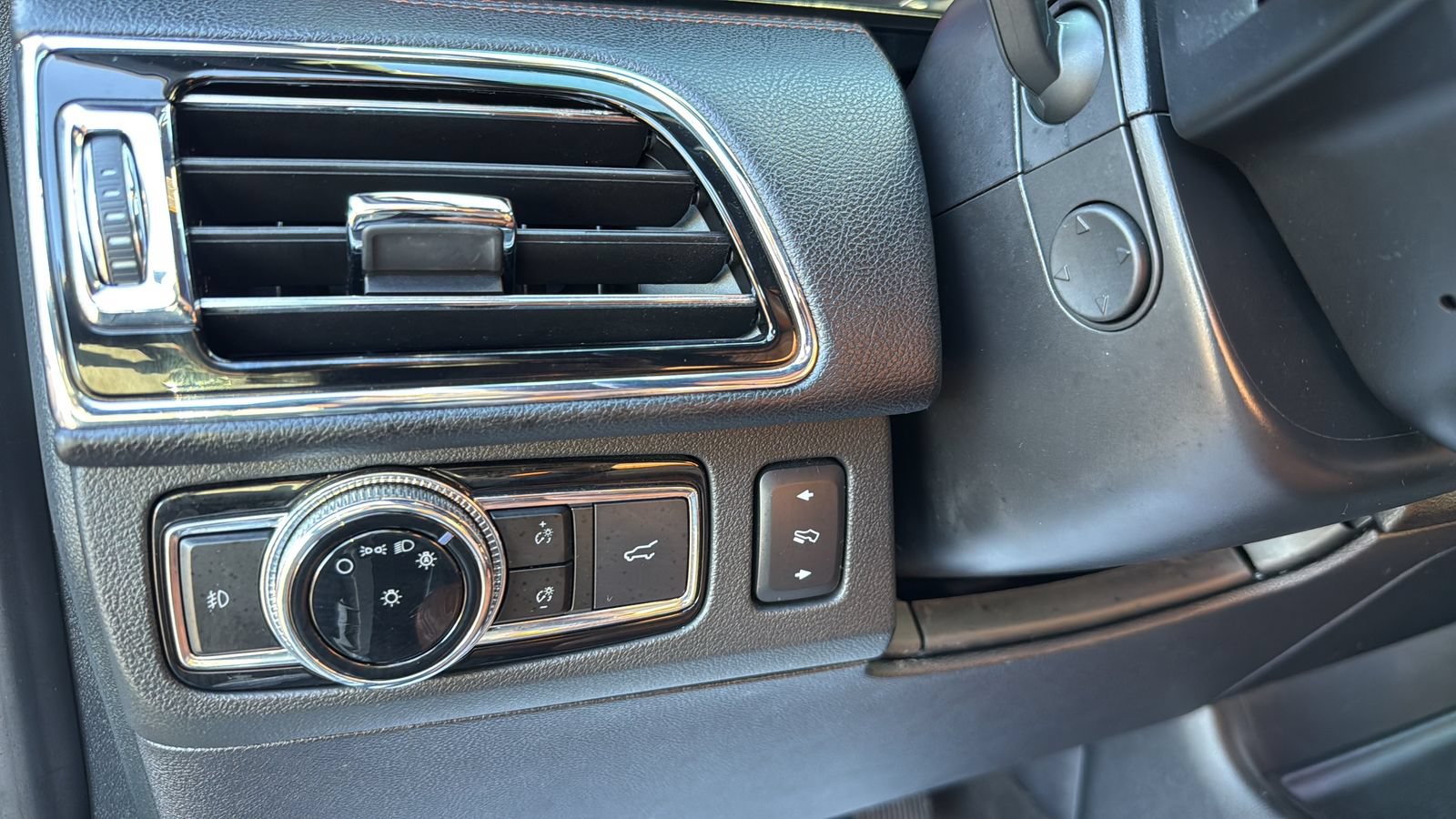 Used 2021 Lincoln Navigator L Reserve AWD/4WD image 17