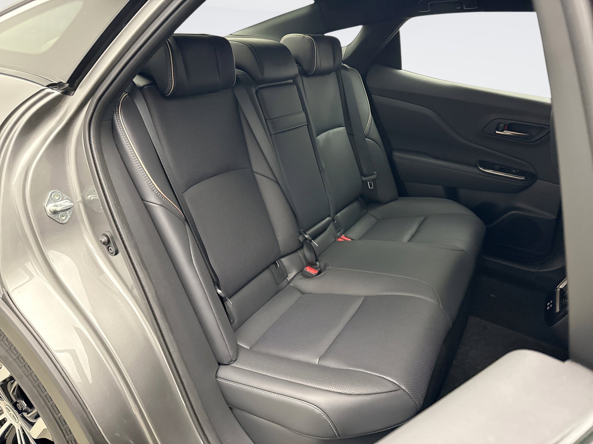 Used 2025 Toyota Crown XLE AWD/4WD image 18