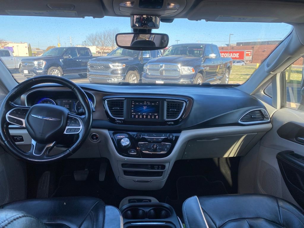 Used 2019 Chrysler Pacifica Limited w/ Advanced Safetytec Group image 9