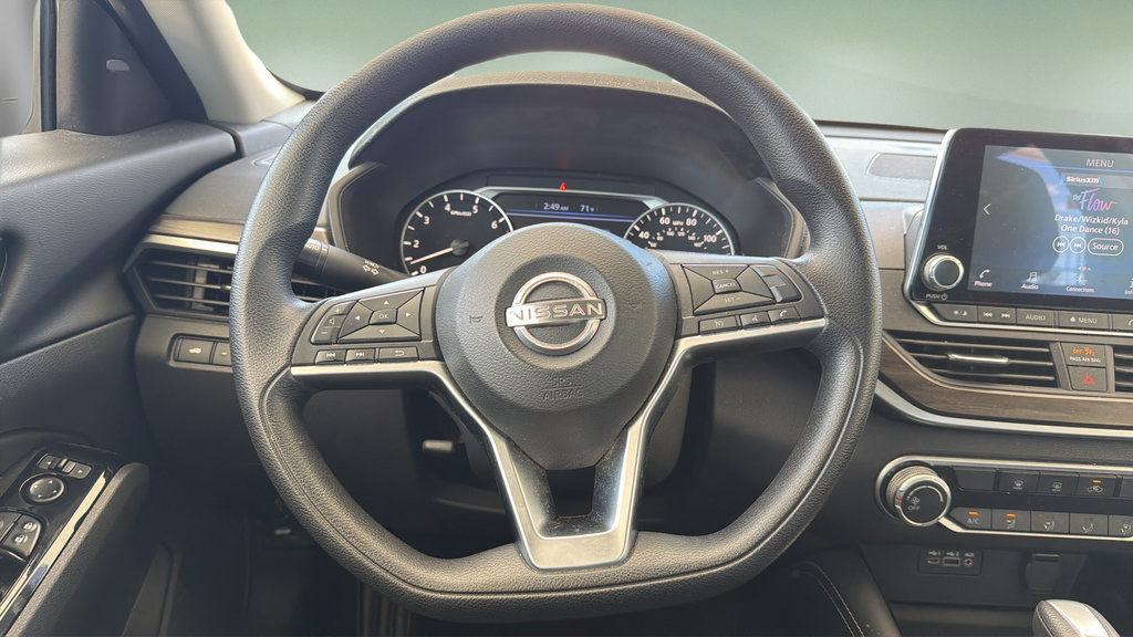Used 2023 Nissan Altima 2.5 SV AWD/4WD image 9