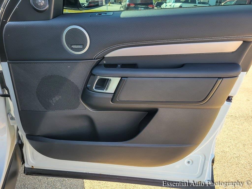 Used 2024 Land Rover Discovery Dynamic SE image 25