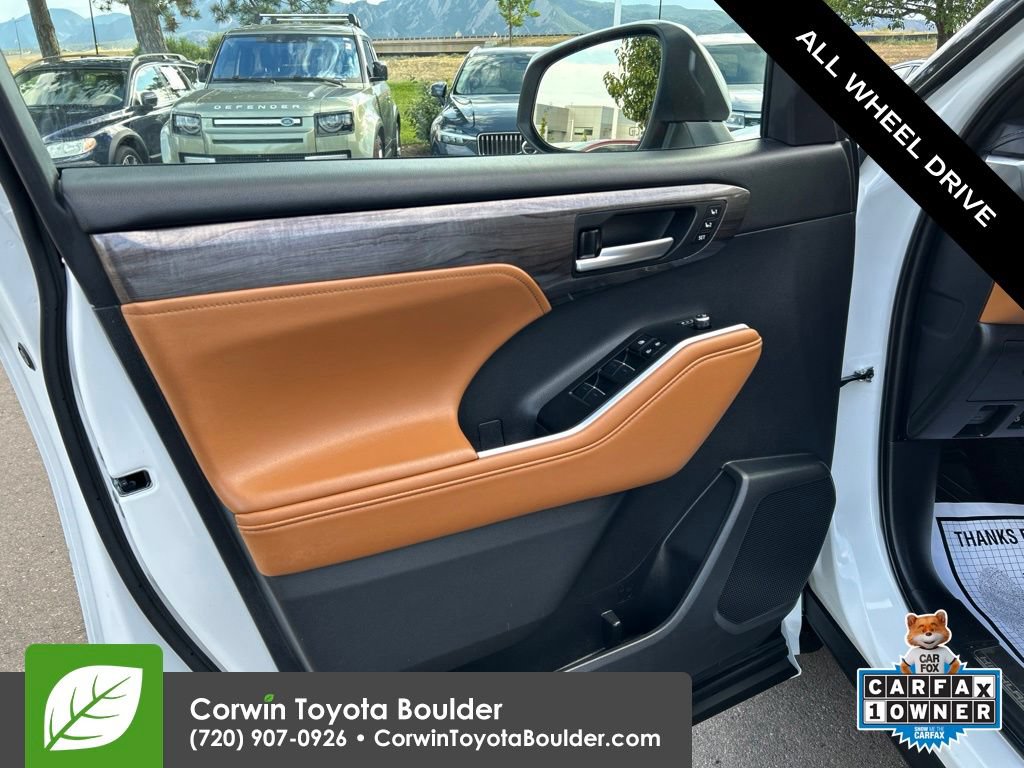 Used 2026 Toyota Highlander Platinum AWD/4WD image 24