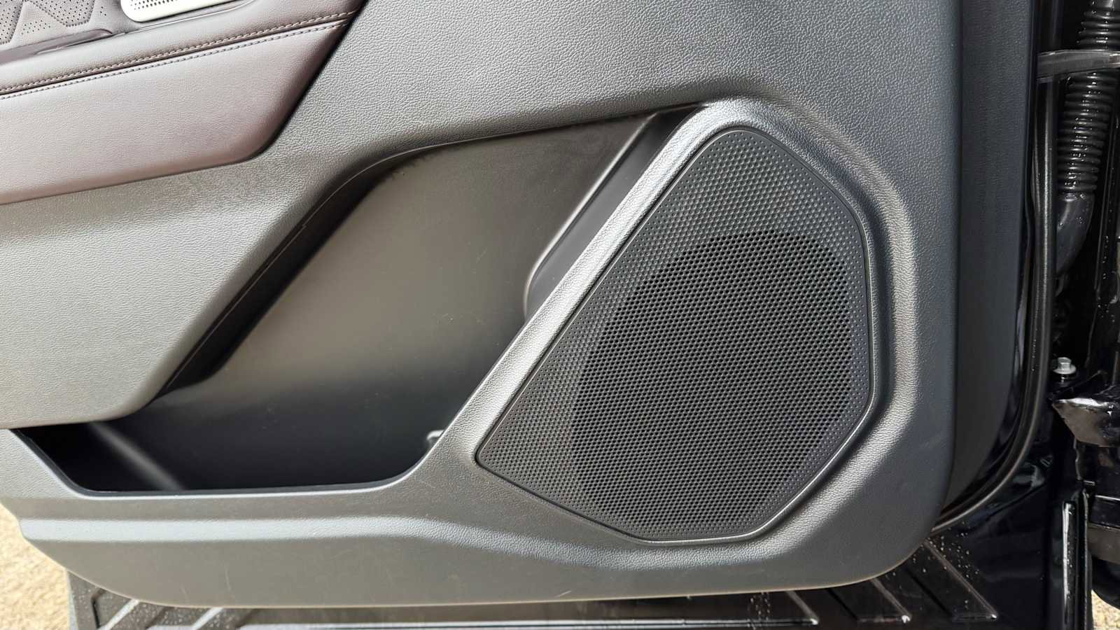 Used 2025 Ford Explorer Platinum w/ LUX Leather Package image 14