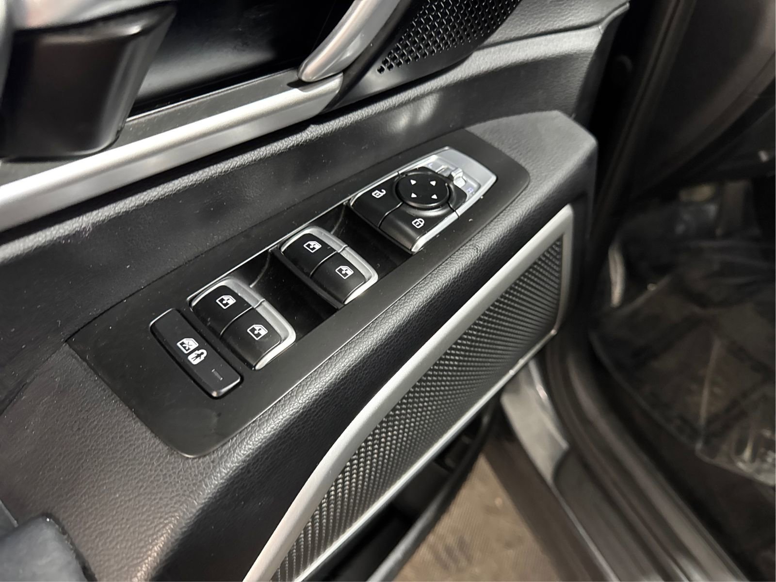 Used 2020 Kia Telluride LX image 24