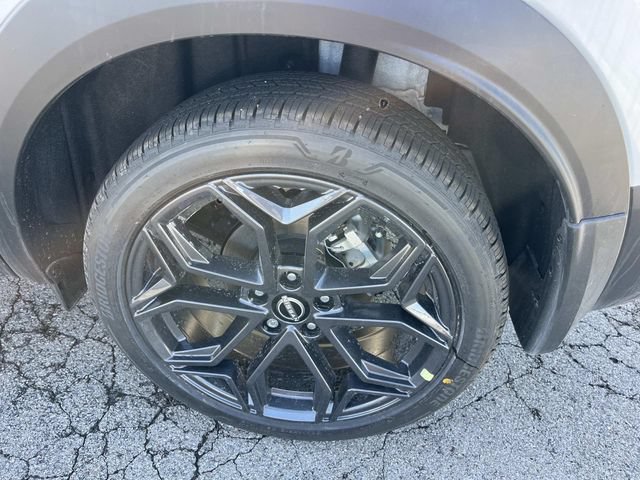 New 2026 Nissan Kicks SR w/ SR Premium Package FWD image 11
