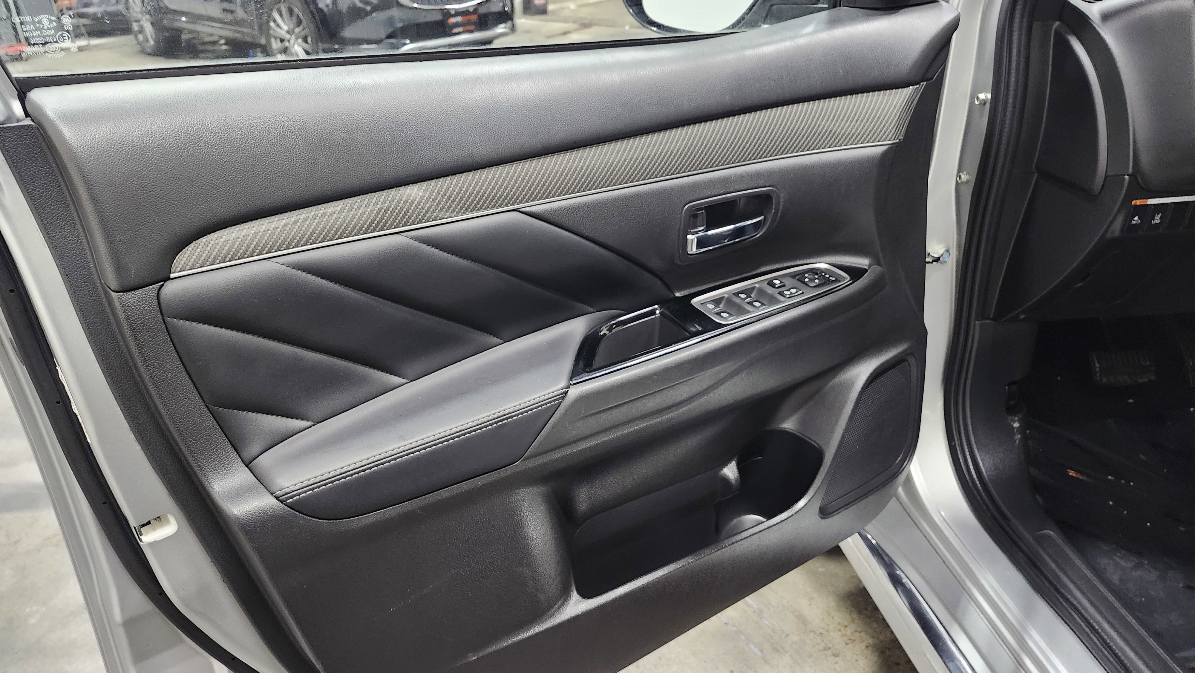 Used 2022 Mitsubishi Outlander SEL image 29