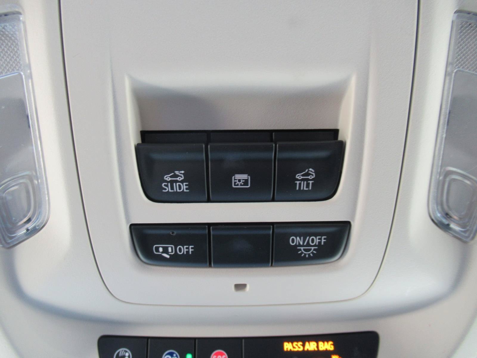 Used 2023 Buick Envision Essence w/ Sport Touring Package AWD/4WD image 33