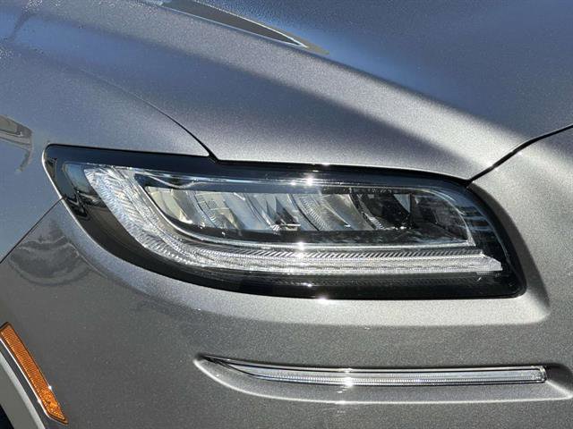 Used 2022 Lincoln Nautilus Reserve AWD/4WD image 7