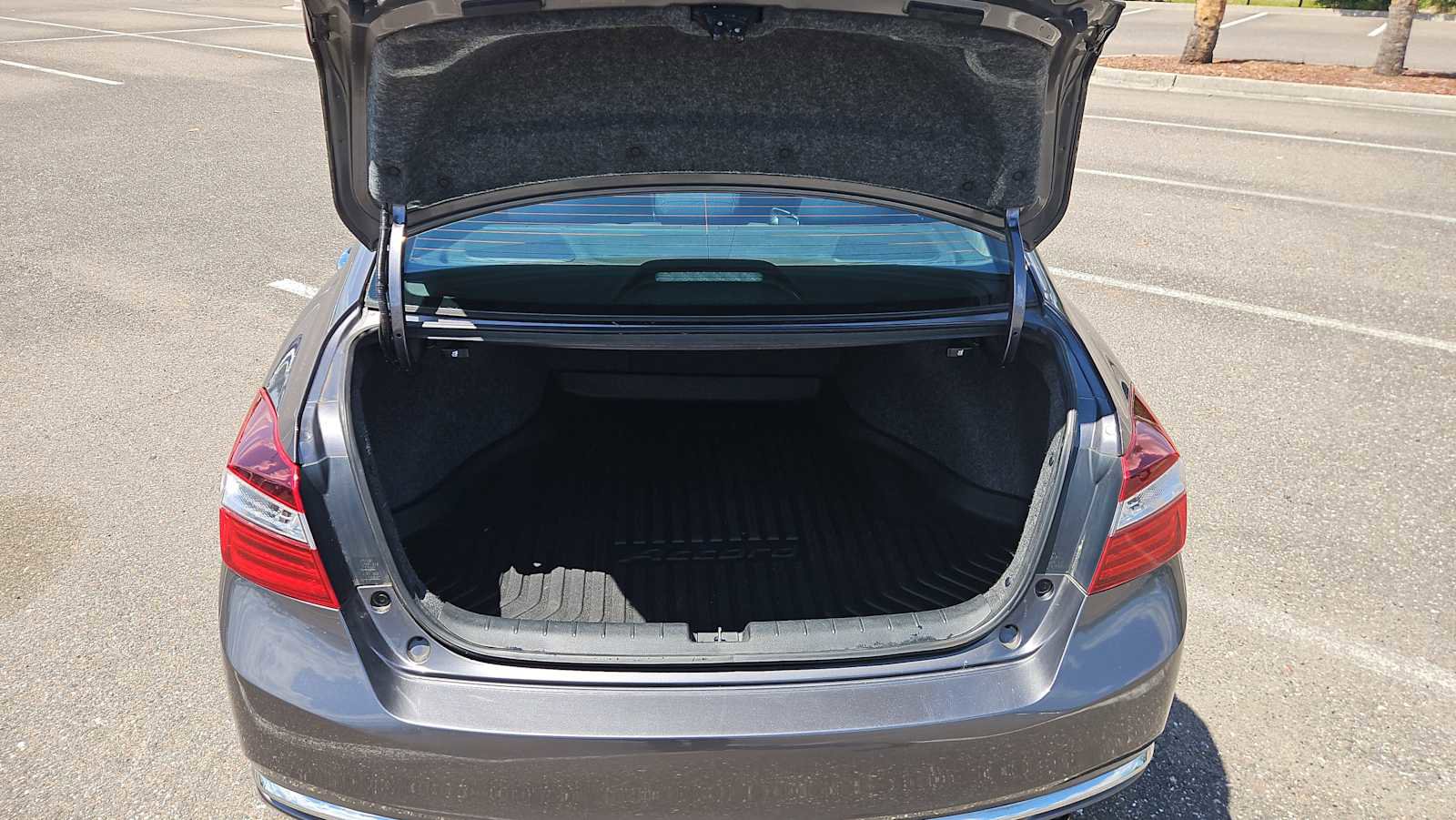 Used 2016 Honda Accord EX image 21