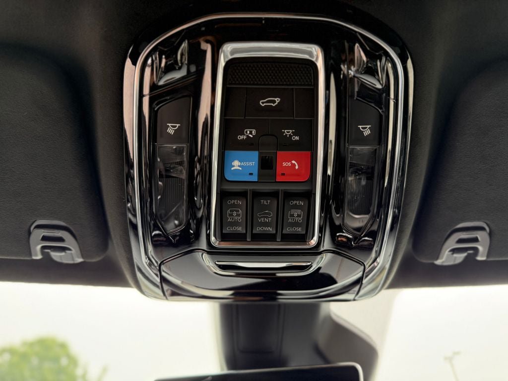 New 2026 Jeep Grand Wagoneer Summit AWD/4WD image 26