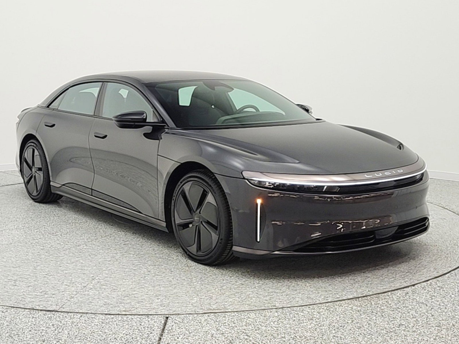Used 2024 Lucid Air Touring AWD/4WD image 3