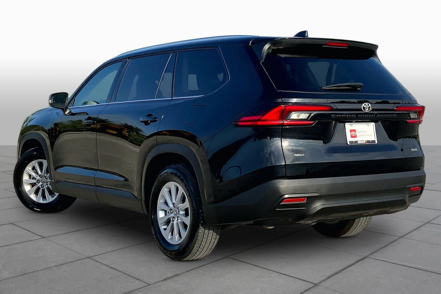 Used 2025 Toyota Grand Highlander AWD image 12