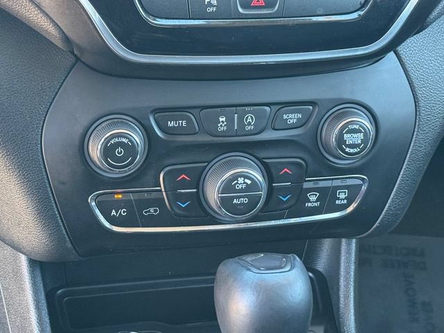 Used 2019 Jeep Cherokee Limited AWD/4WD image 21