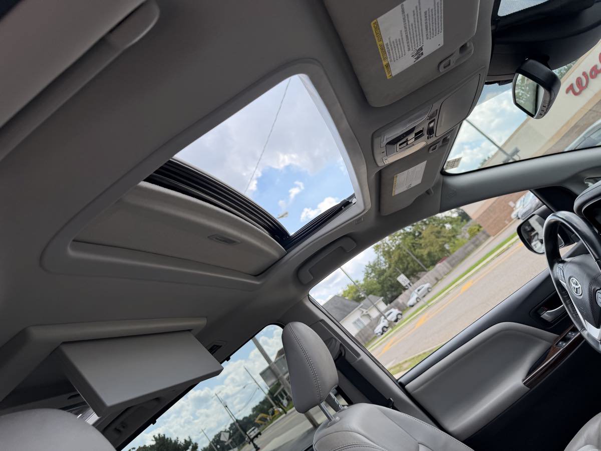 Used 2019 Toyota Sienna Limited Premium w/ Protection Package AWD/4WD image 25