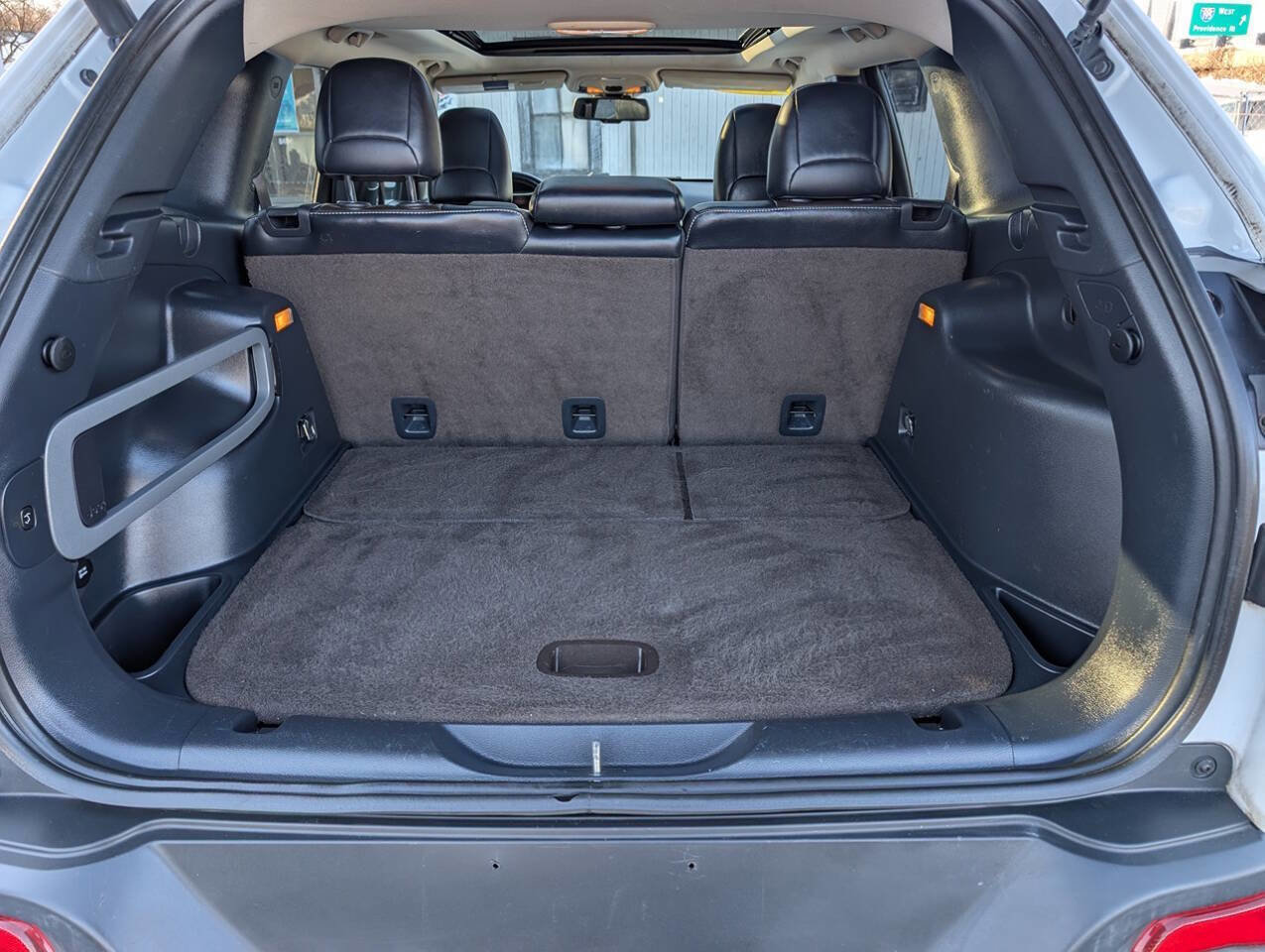 Used 2015 Jeep Cherokee Limited w/ Luxury Group image 10