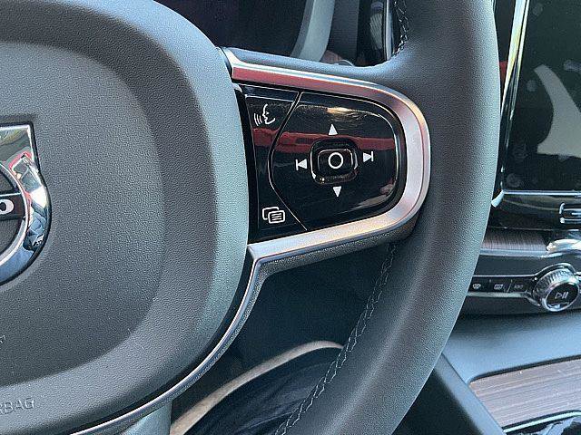 Certified 2024 Volvo XC60 B5 Plus w/ Protection Package Premier AWD/4WD image 28