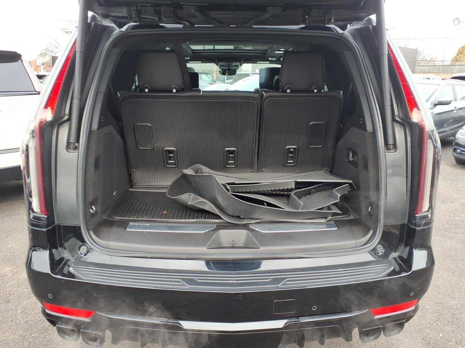 Certified 2023 Cadillac Escalade V w/ LPO, ONYX Package image 12