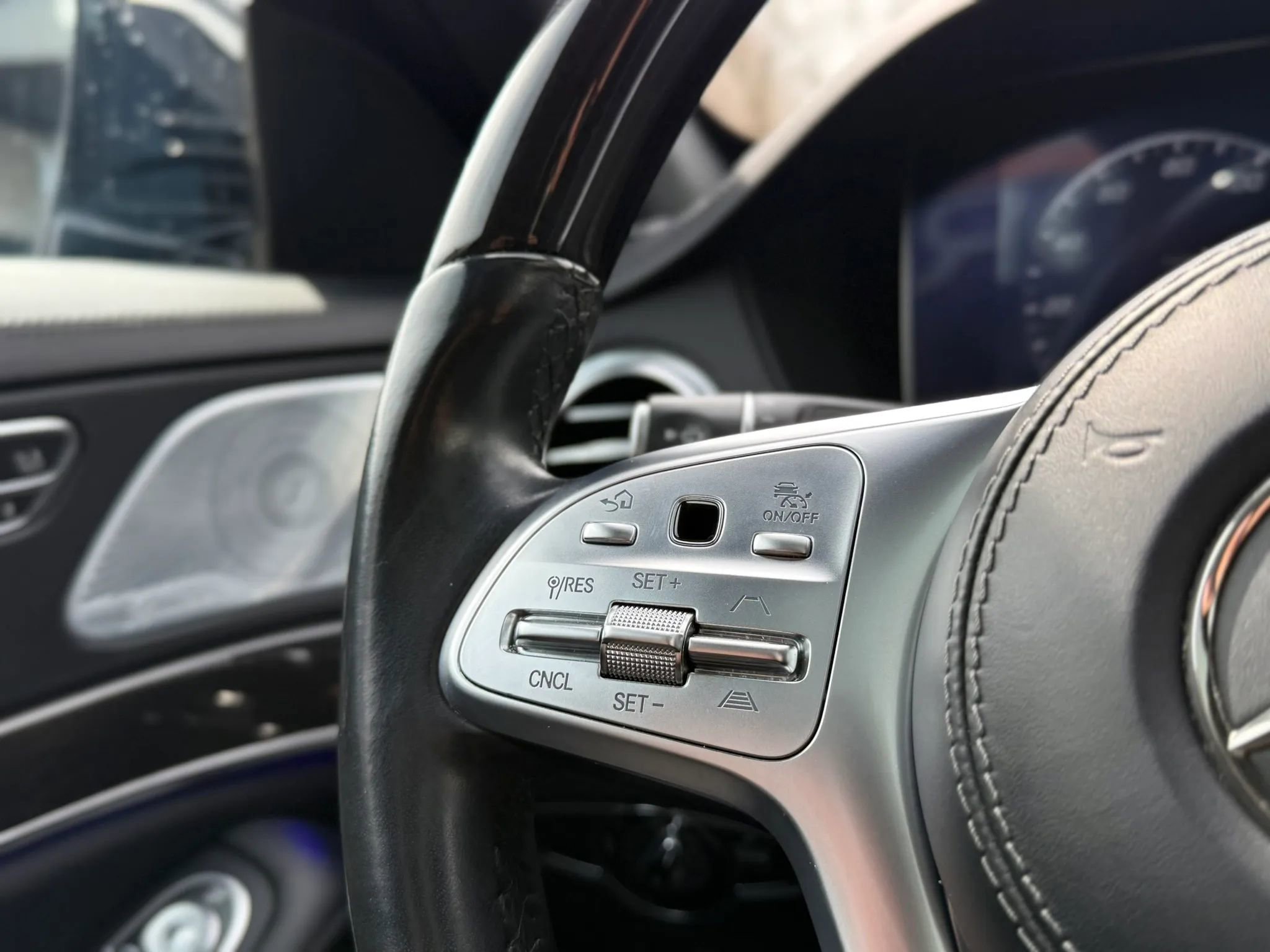 Used 2019 Mercedes-Benz S 560 4MATIC Sedan image 25