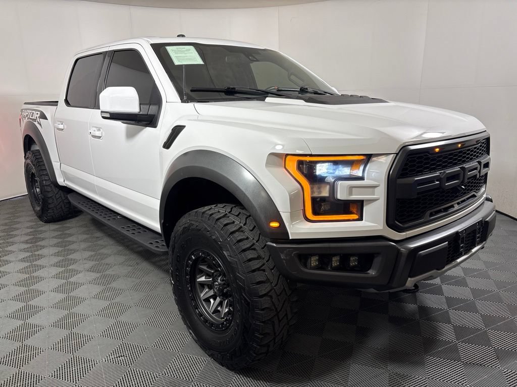 Used 2018 Ford F150 Raptor w/ Equipment Group 802A Luxury AWD/4WD image 4