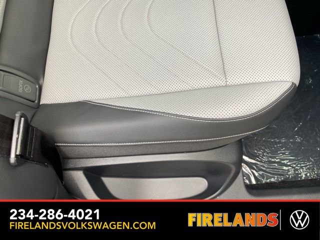 New 2025 Volkswagen Tiguan SE image 54