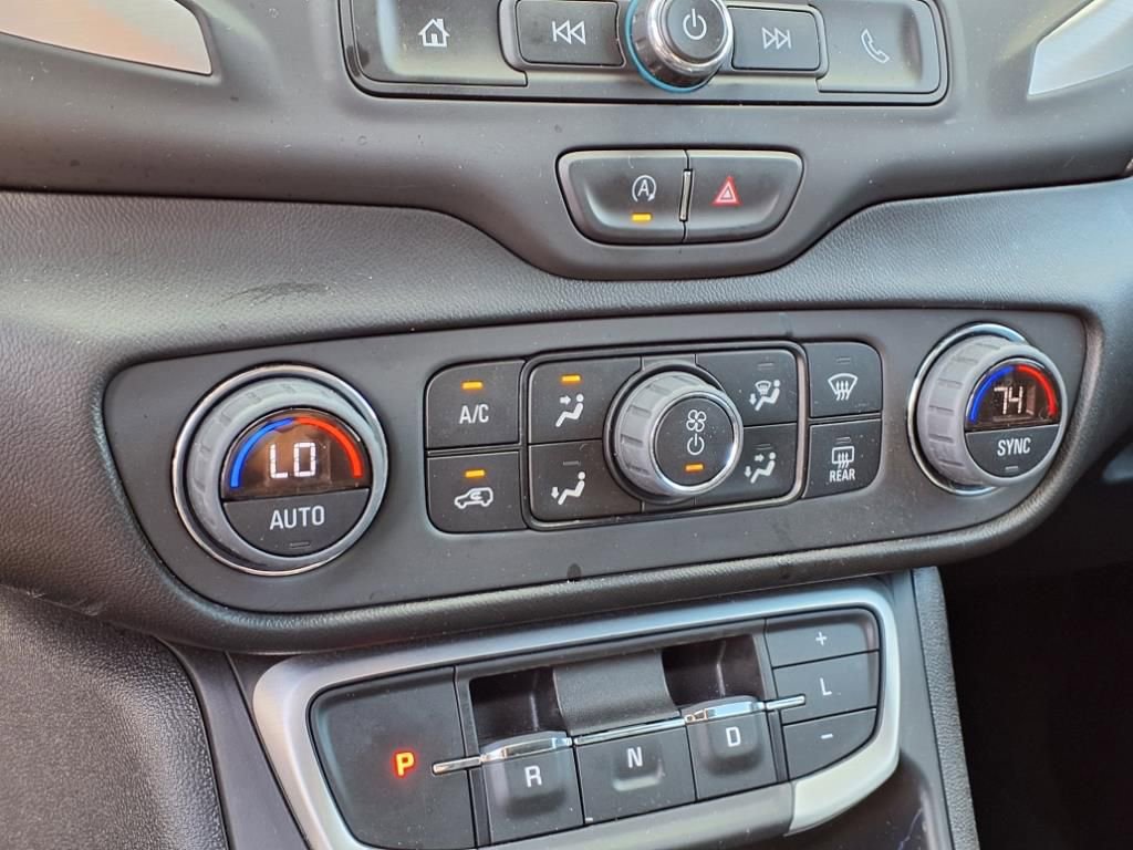 Used 2023 GMC Terrain SLE w/ Driver Convenience Package image 10