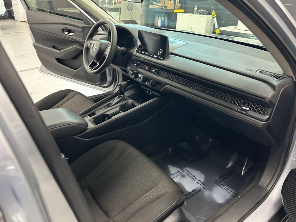 Used 2023 Honda Accord EX image 24
