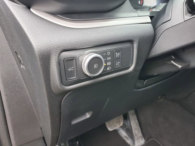 Used 2022 Ford Explorer XLT w/ Equipment Group 202A image 12