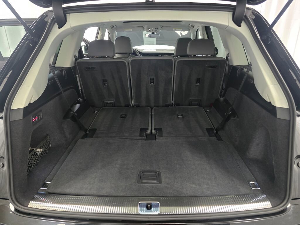 Certified 2025 Audi Q7 3.0T Premium Plus image 11