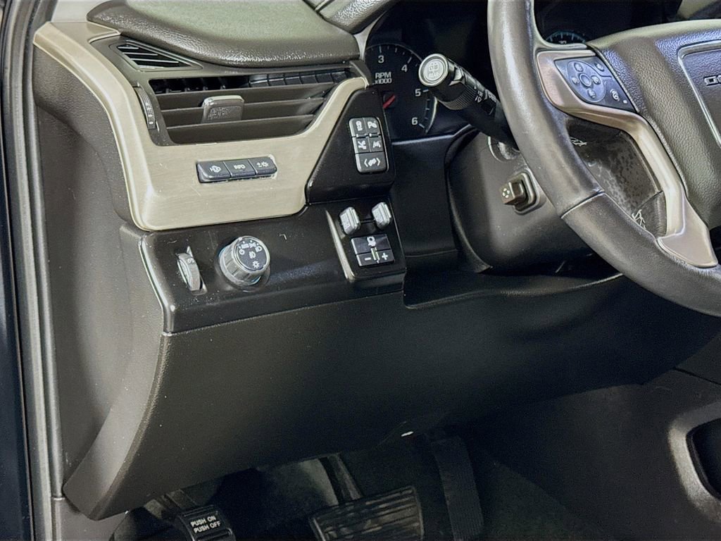 Used 2017 GMC Yukon Denali w/ Open Road Package image 8