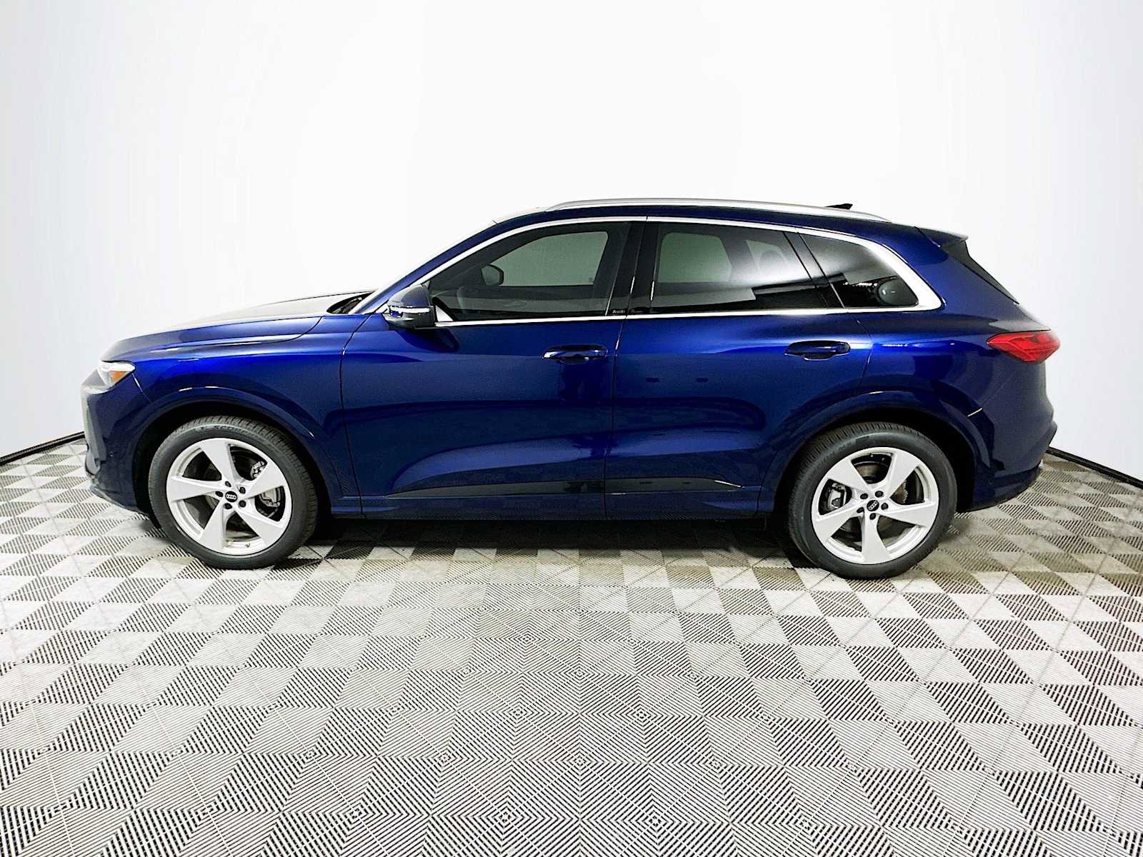 New 2025 Audi Q5 Prestige image 5
