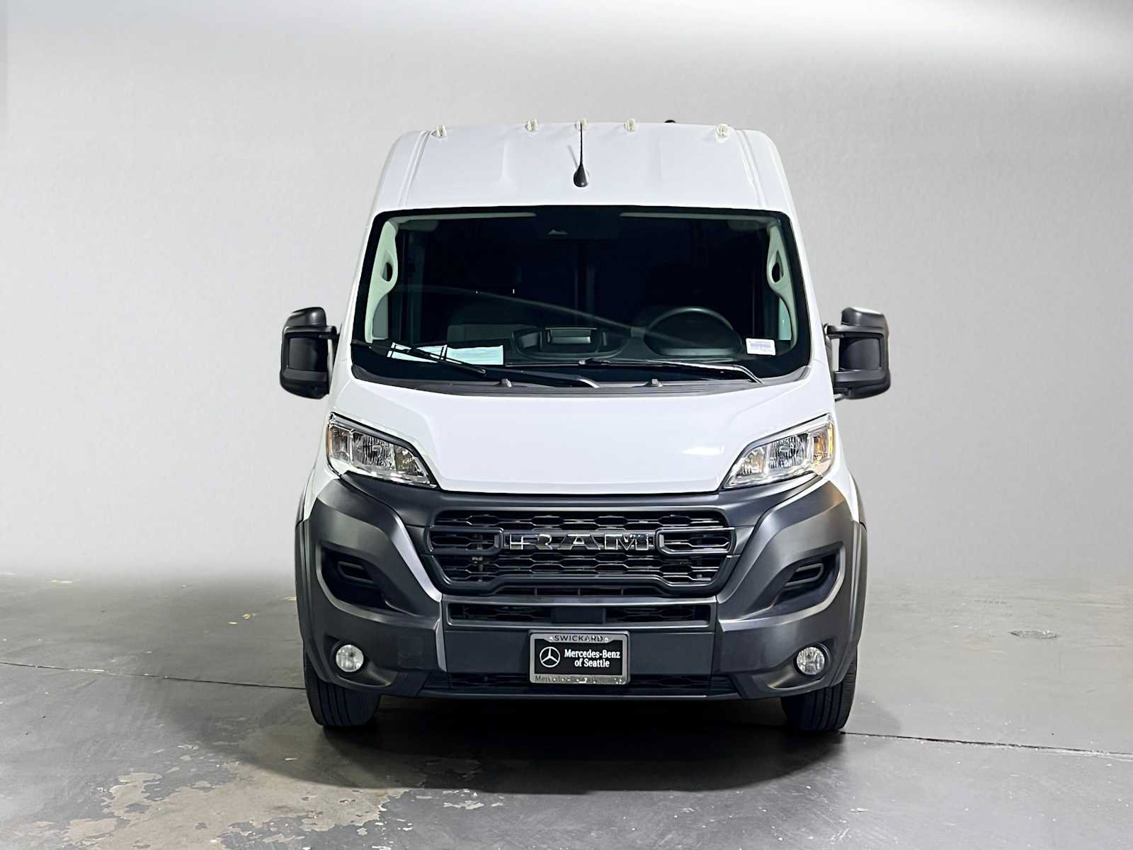 Used 2024 RAM ProMaster 2500 w/ Convenience Group FWD image 8
