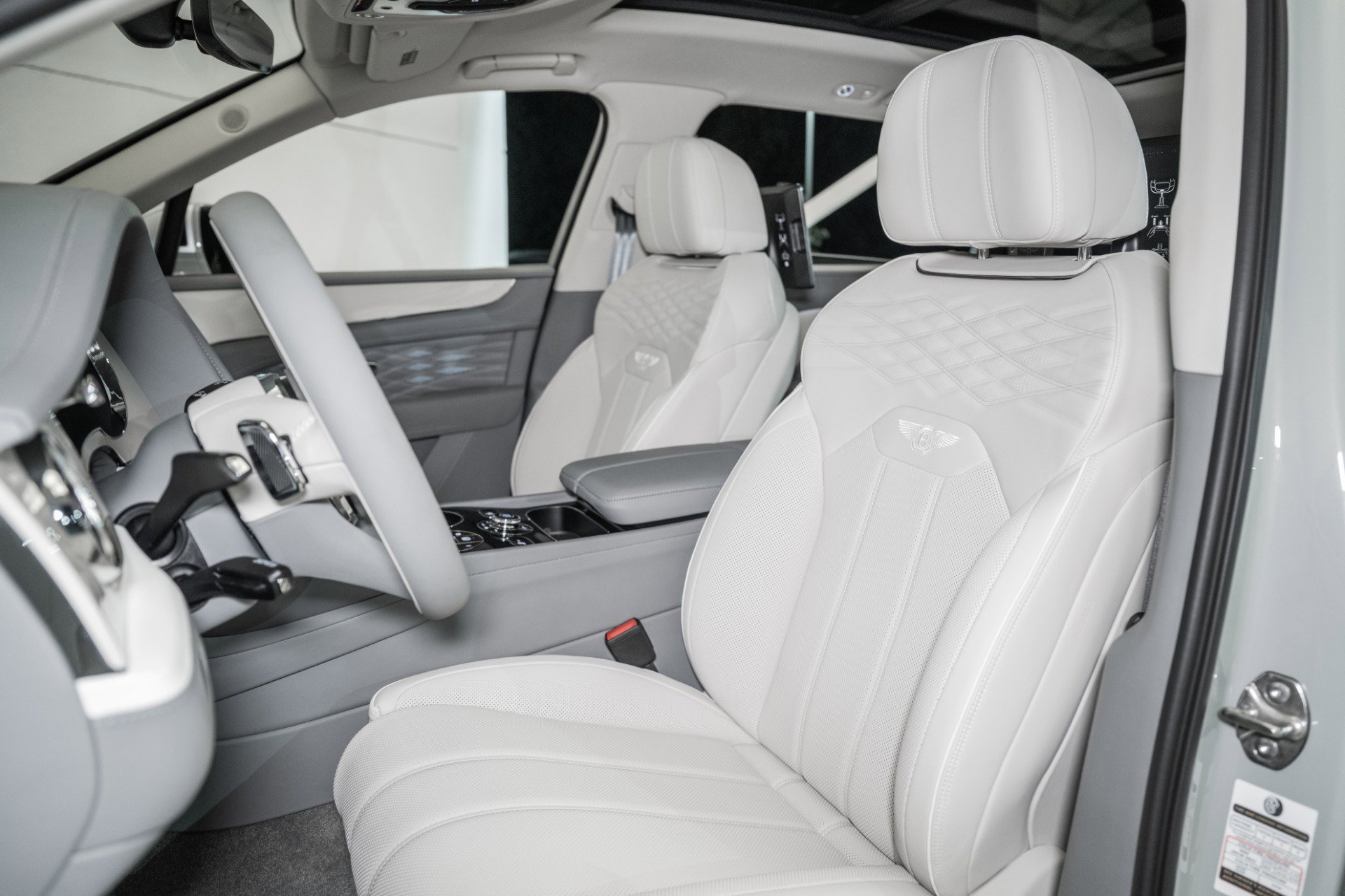 New 2025 Bentley Bentayga Extended Wheelbase image 22
