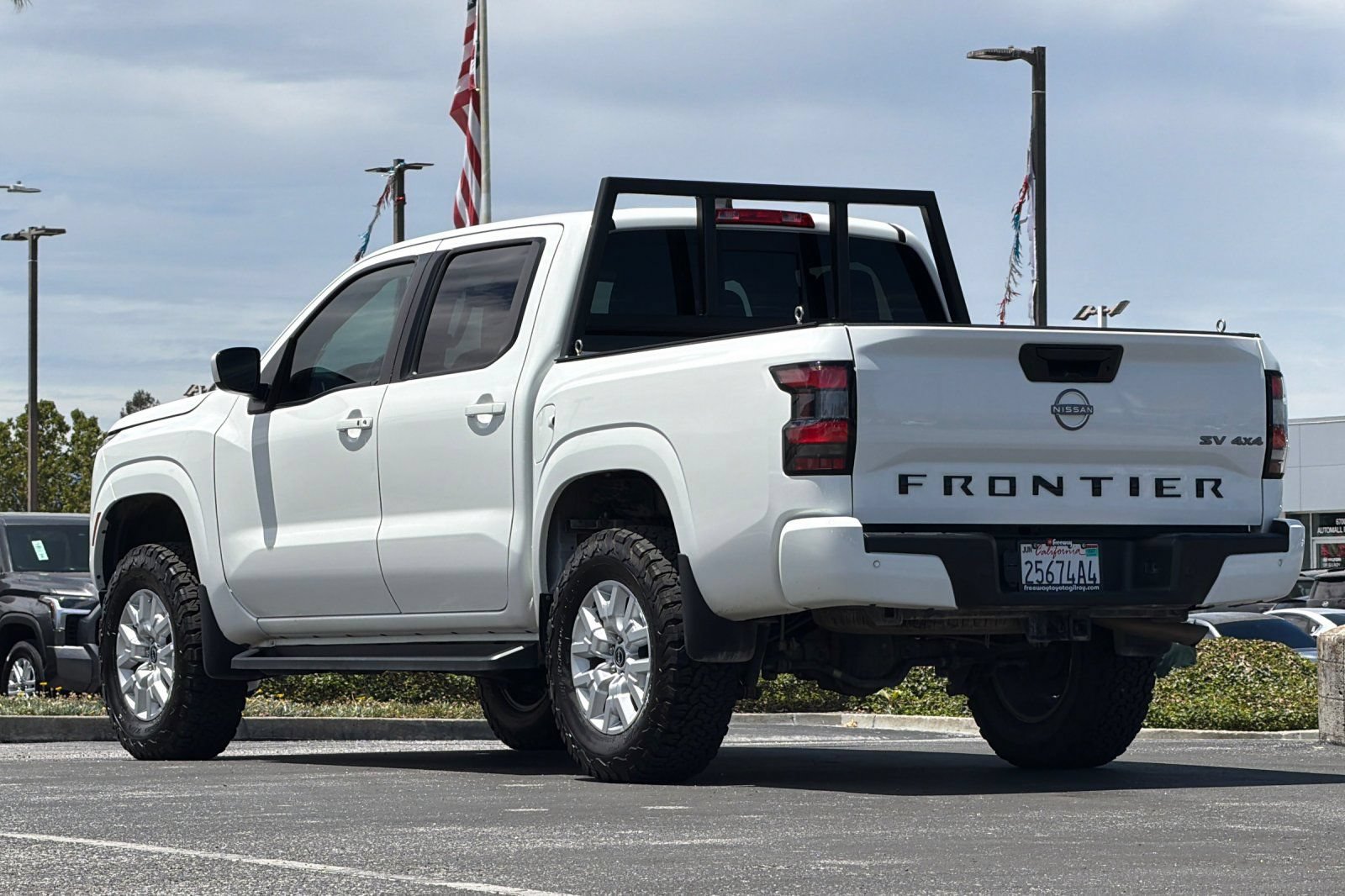 Used 2023 Nissan Frontier SV w/ SV Convenience Package AWD/4WD image 7