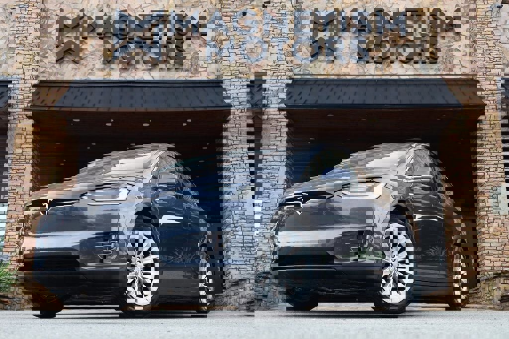 Used 2018 Tesla Model X 75D