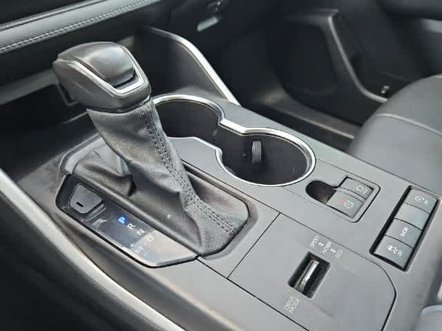 Used 2021 Toyota Highlander XLE FWD image 27