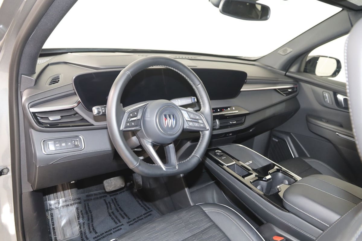 Used 2025 Buick Enclave Sport Touring FWD image 27