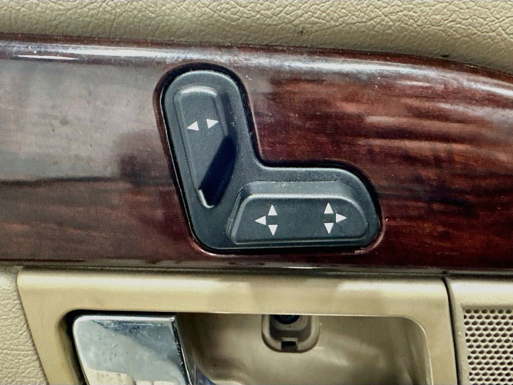 Used 2005 Mercury Grand Marquis LS RWD image 26