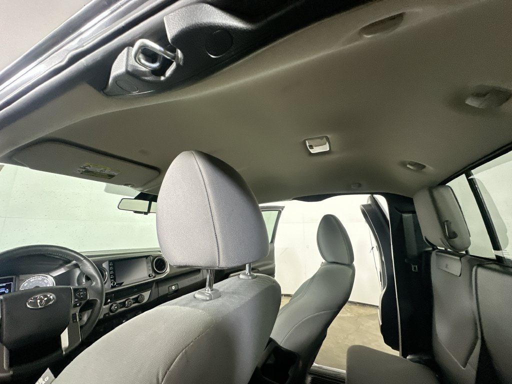 Used 2022 Toyota Tacoma SR5 RWD image 15
