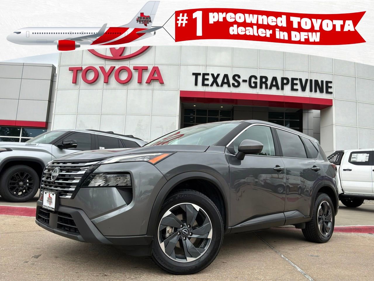 Used 2025 Nissan Rogue SV image 1