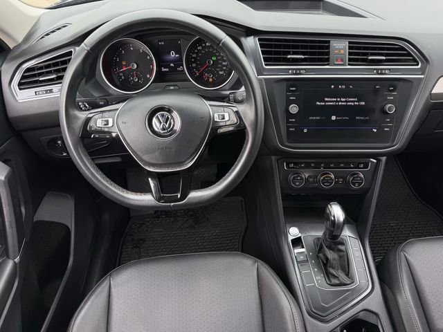 Used 2020 Volkswagen Tiguan SE w/ Panoramic Sunroof Package FWD image 11