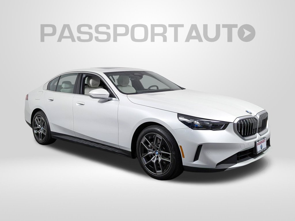 Used 2026 BMW 530i xDrive AWD/4WD image 9