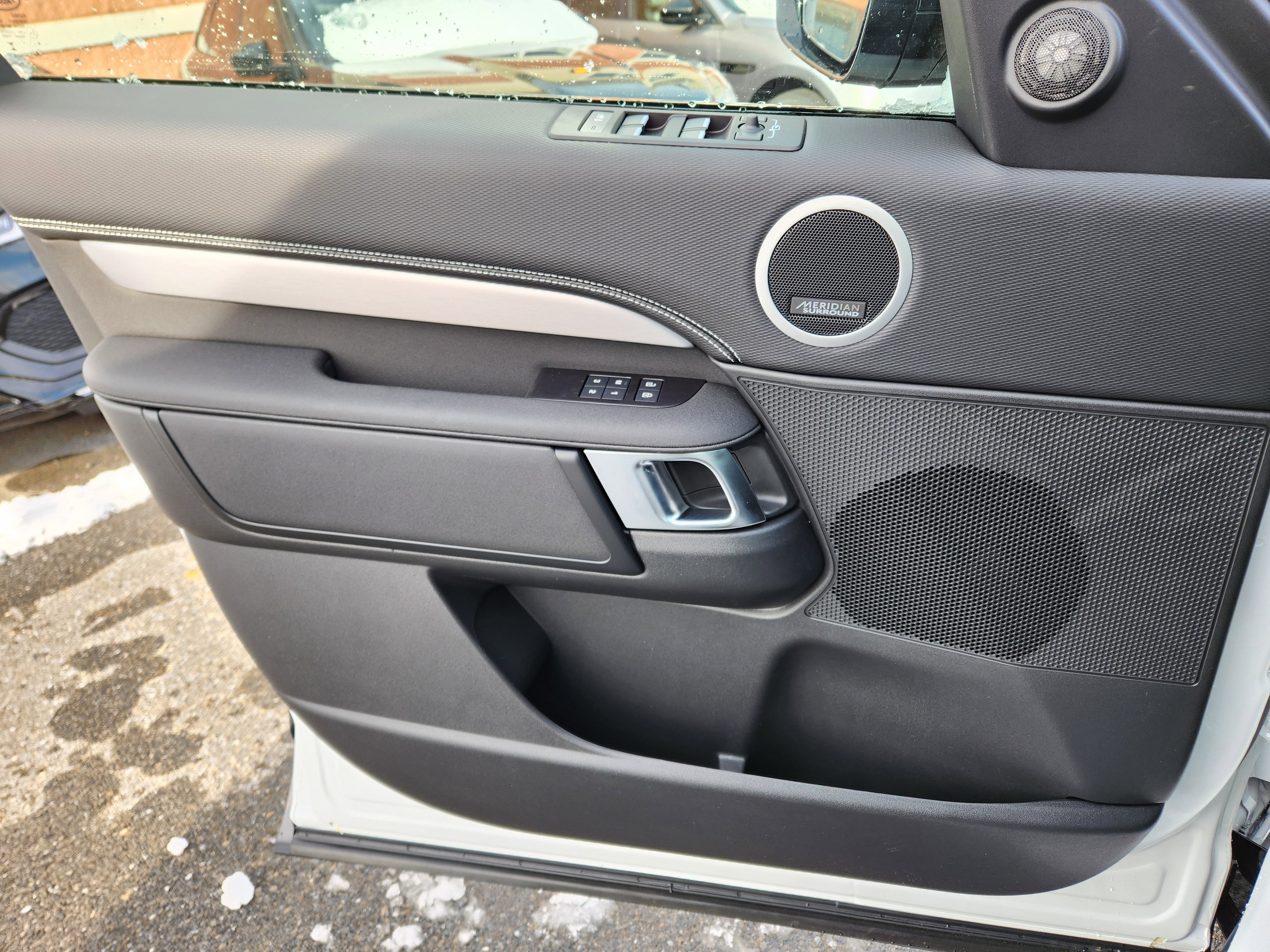 New 2026 Land Rover Discovery Limited Edition AWD/4WD image 16