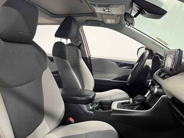 Used 2020 Toyota RAV4 XLE w/ Convenience Package FWD image 10