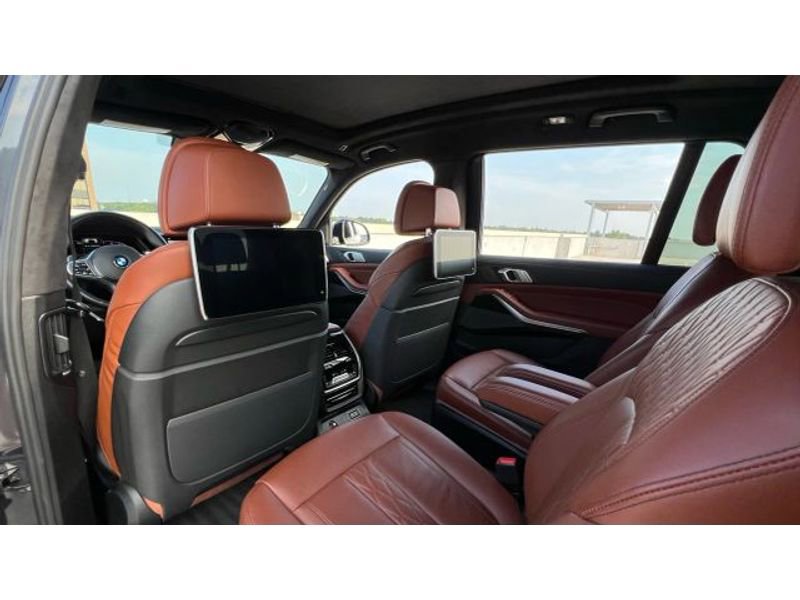 Used 2020 BMW X7 M50i image 34