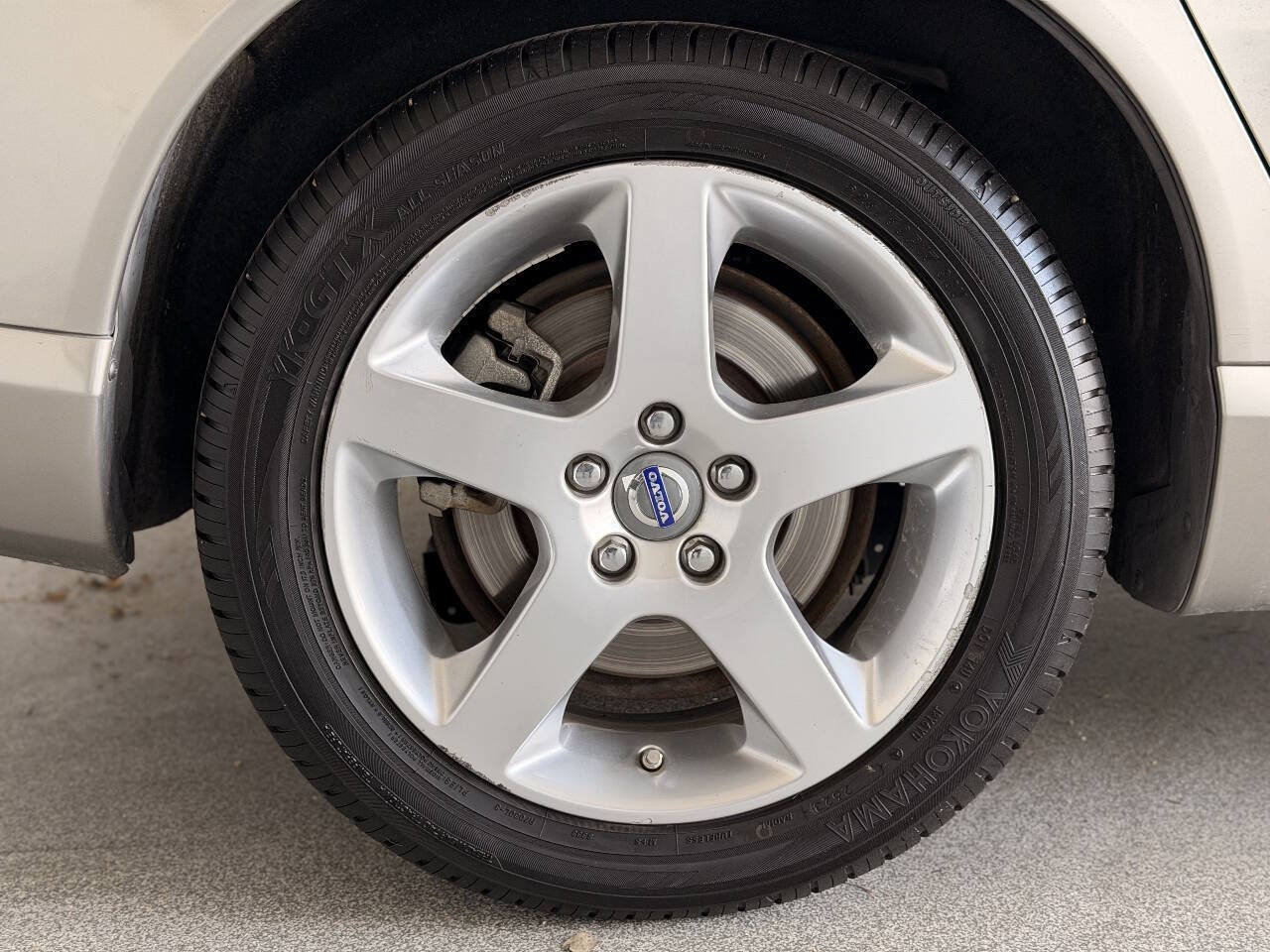 Used 2010 Volvo V70 FWD image 38